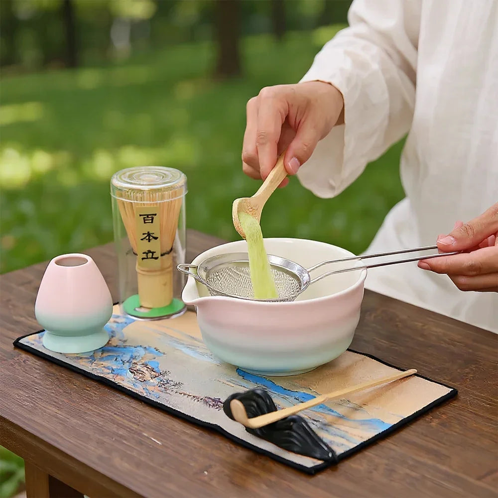 8-teiliges Matcha-Set in Farbverlauf Rosa, mit Bambusbesen und Keramikschale für Matcha-Liebhaber