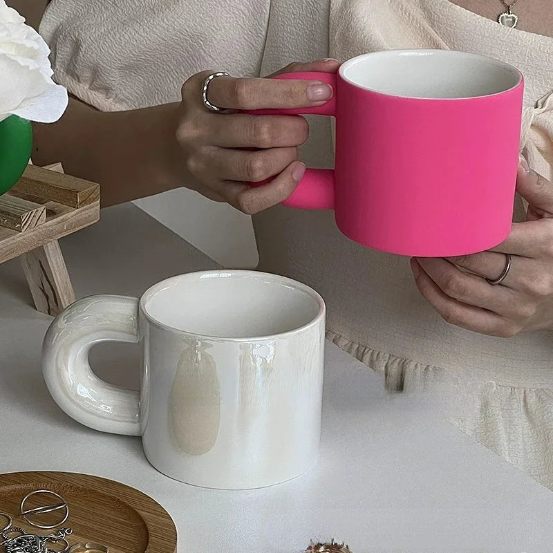 Rosa Keramiktasse mit Hand für Mädchen zum Frühstück trinken, Kaffee, Milchbecher, hohes Aussehen, Weihnachtsgeschenk, Heimdekoration